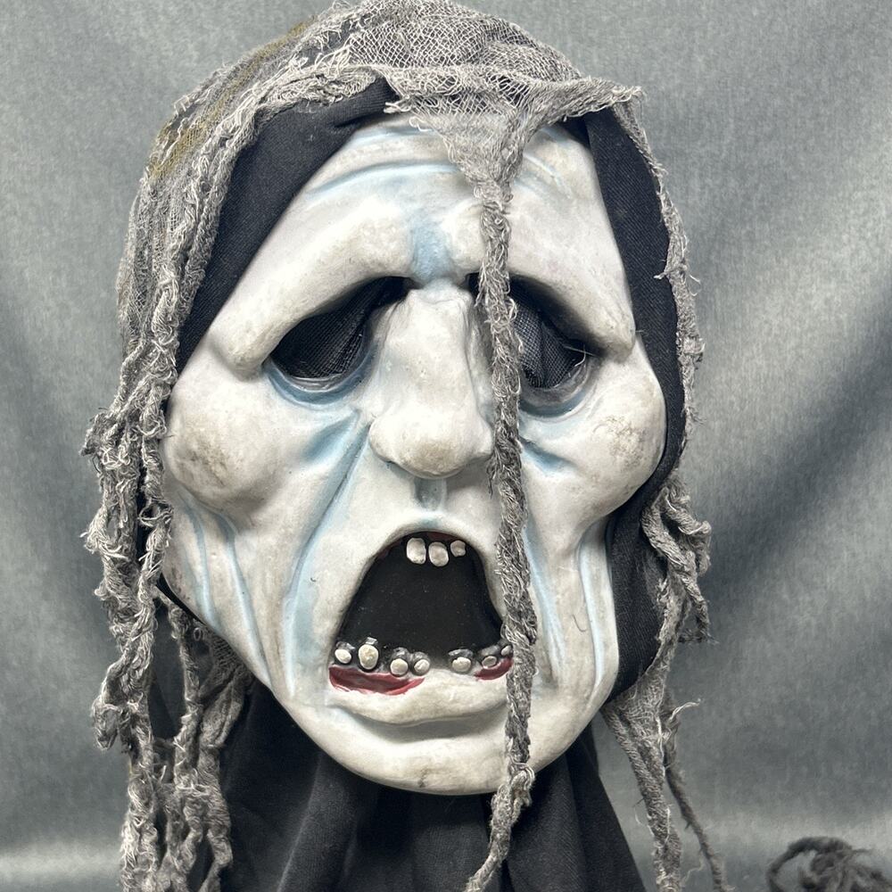 Vintage Easter Unlimited Ghoul Shroud Mask Fun World Ghost Face Screamer Zombie